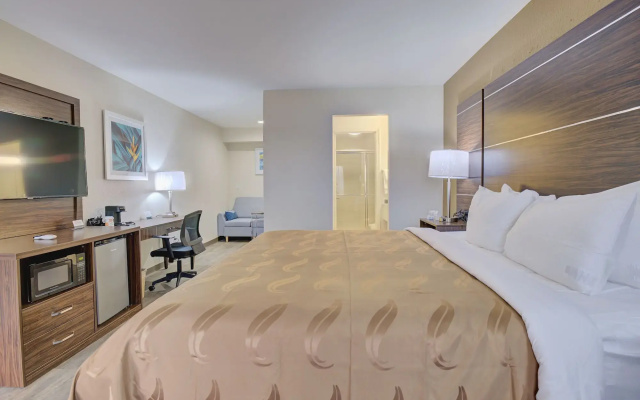 Quality Inn & Suites Suffolk West