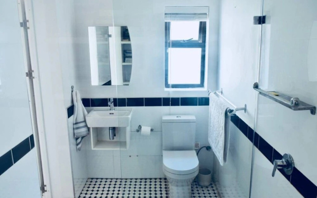 Charming 2 Bedroom Apartment in Bantry Bay