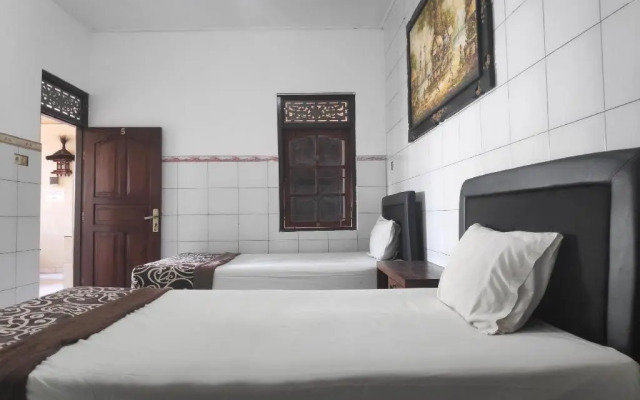 OYO 3694 Gong Corner Guest House 2