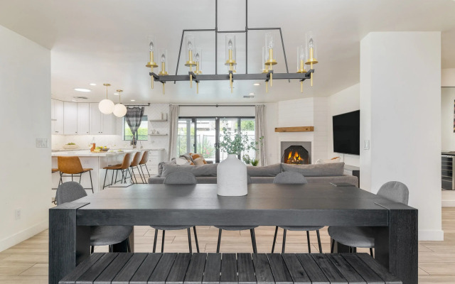 White Agate by Avantstay Pool + Spa + Putting Green Playground + Outdoor Dining Minutes to Kierland