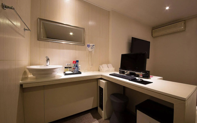 EZ Hotel