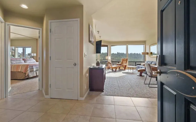 Riverview Retreat Picturesque 2 BDR in Resort!