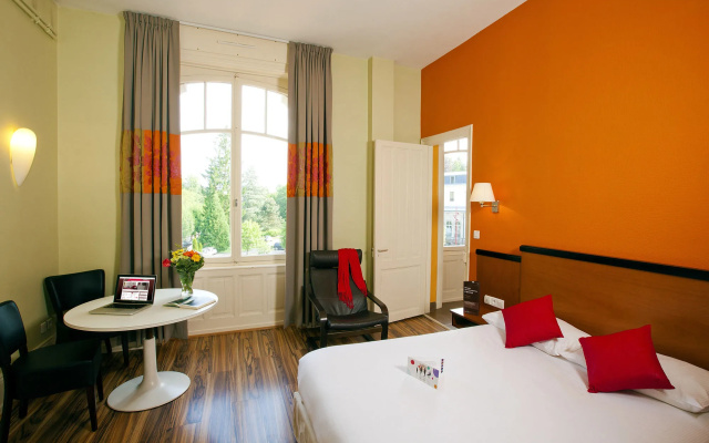 Le Metropole