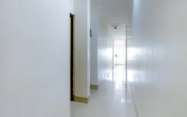 Urbanview SRB Near Mall Ciputra Cibubur