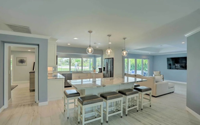 Jupiter Home w/ Private Pool & Putting Green!