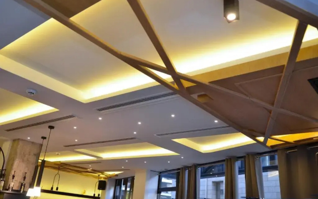 Adonis City Hotel