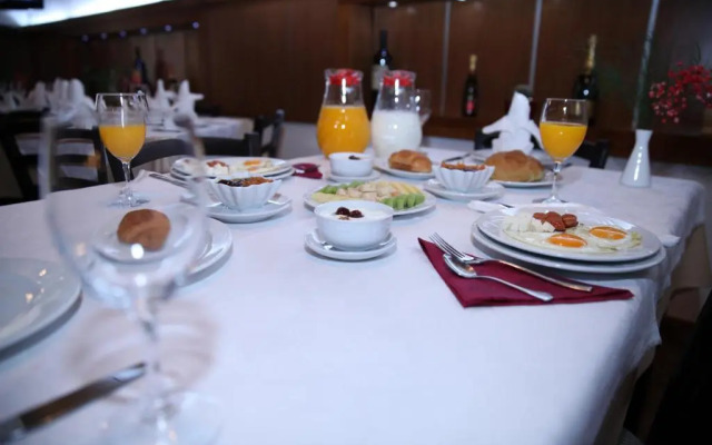 Antipatrea Hotel