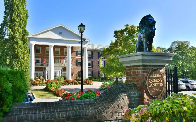 Queens Landing