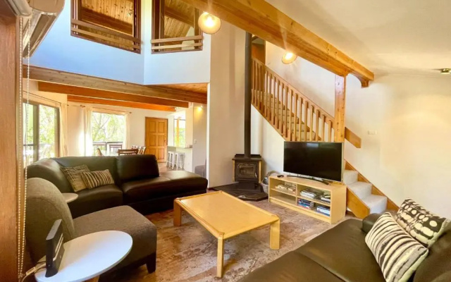Sublime Cedar Lodge Leura
