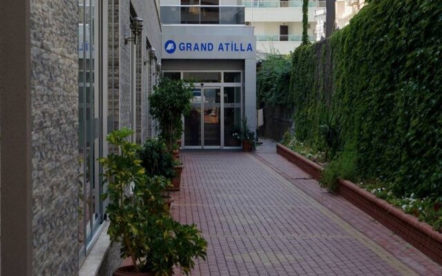 Grand Atilla Hotel вид на фасад