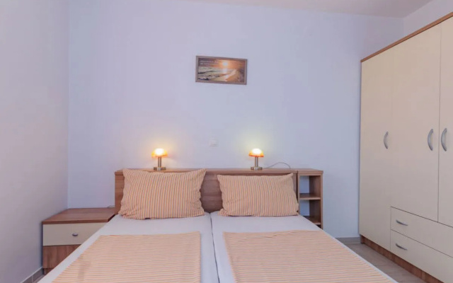 Apartment Mlasina Nin 8650