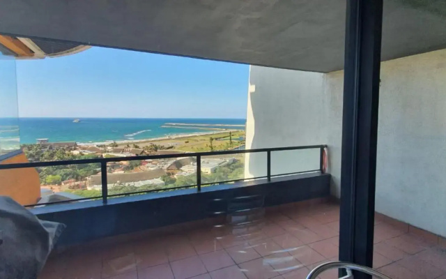 Accommodation Front - Tastefully Furnished 6 Sleeper with Ocean Views