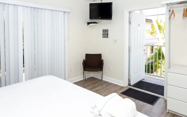 Las Olas Guesthouse at 15th Avenue