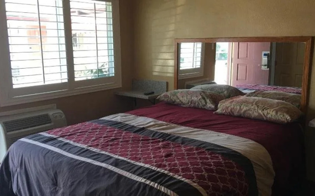 One Ten Motel