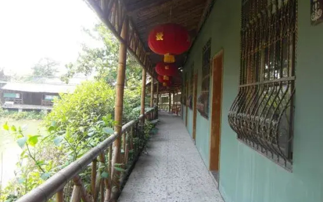 Shangri-La Holiday Manor
