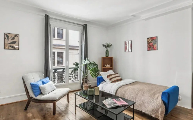 Bright 1BR Steps from Canal Saint-Martin