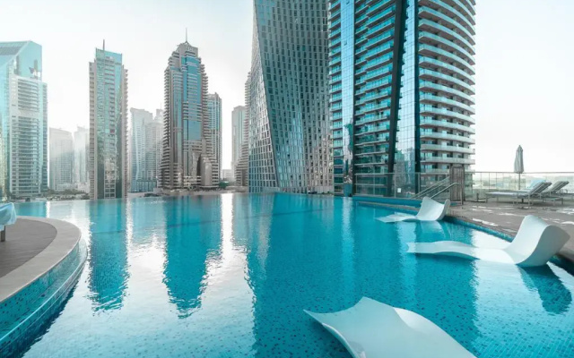 Luxurious apartment with prime location