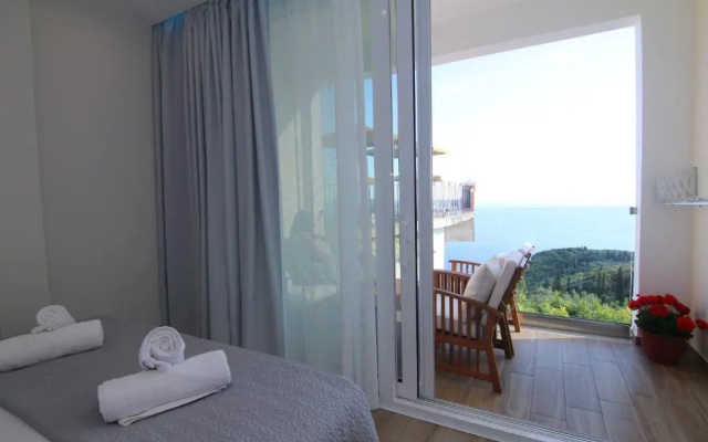 Lakones Deluxe Suites A