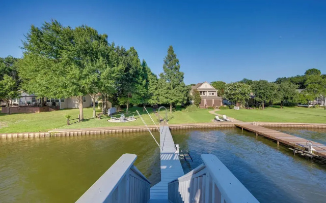 Lakefront Home w/ Dock in Mabank: Near Golfing!