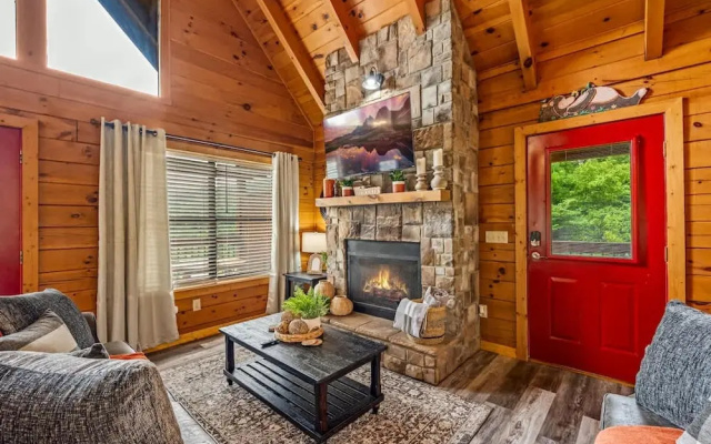 View-location-hot Tub-2 Fireplaces-jacuzzi-arcade