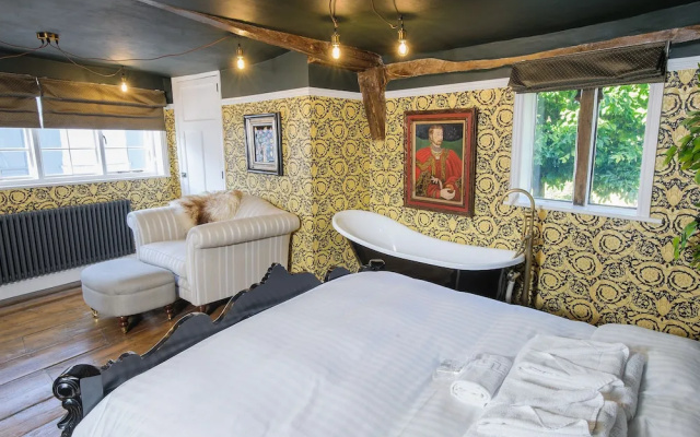 Luxury 3 Bed Manor House Hot Tub Cinema Room Skytv