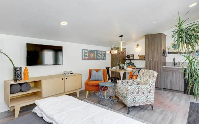 Stylish & Modern Boise Studio w/ Foothills Views!
