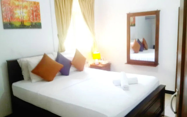 Igloo Airport Villa