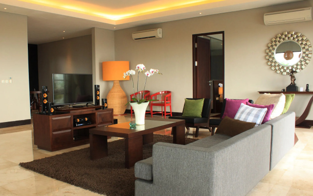 Sun Island Suites