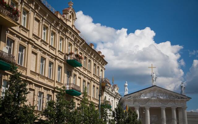 Отель Vilnius Grand Resort вид на фасад