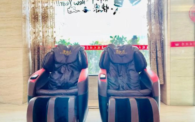 Crown Hotel (Sanling Plaza Food Street Branch, Xianyou Bus Station, Putian)