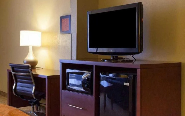 Comfort Inn I-40 East