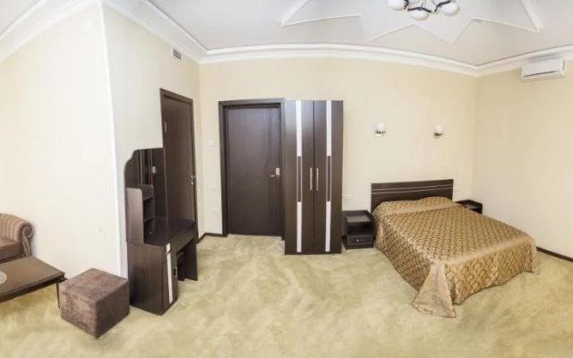 Hotel RIVER