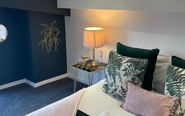 Masshouse Penthouse by JLJ Apartments