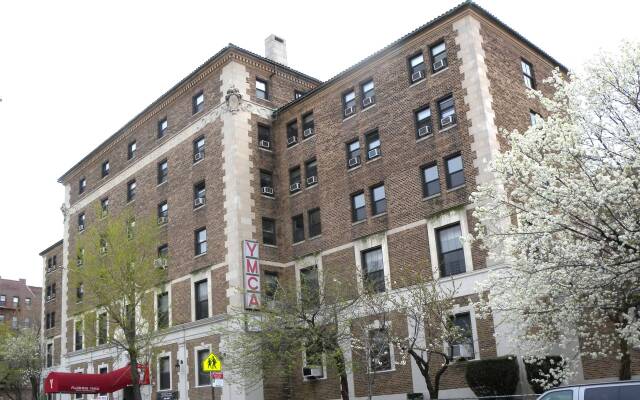 Отель Flushing YMCA США, Нью-Йорк - 1 отзыв об отеле, цены и фото номеров - забронировать отель Flushing YMCA онлайн вид на фасад