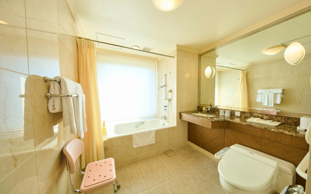 Okura Chiba Hotel