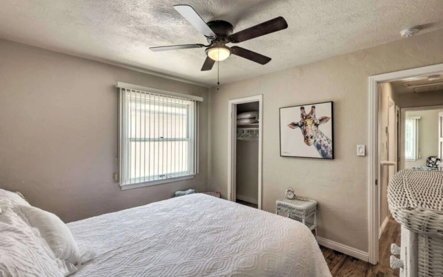 Bakersfield City Home w Patio and Garden