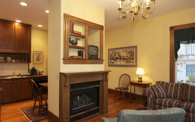 Bluff View Inn