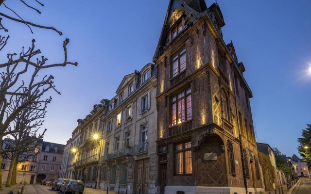 hotelImage