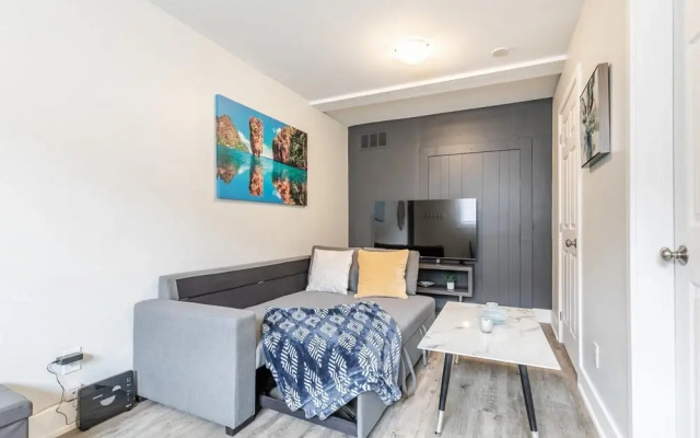 1BR Boutique Apt - Within DT Hamilton