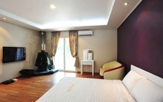 Gangneung Hills Five Pension