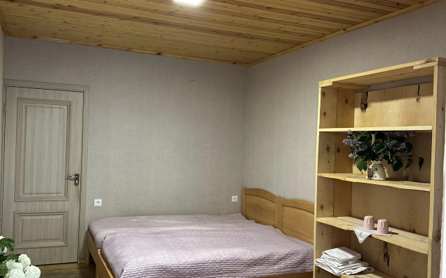 Guest rooms · Mestia — photo 20