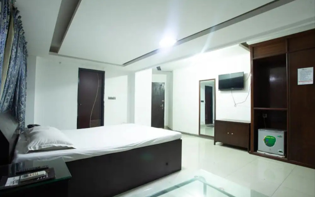 Rax Hotel and Restaurant