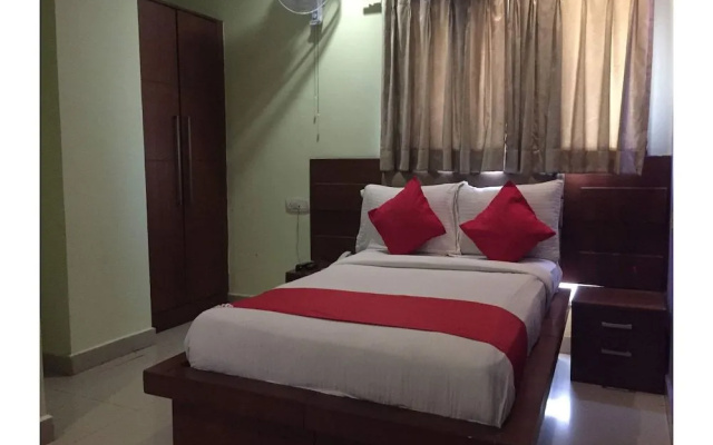 OYO 382 Madhura Inn