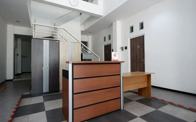 Sunshine Hostel by OYO Rooms