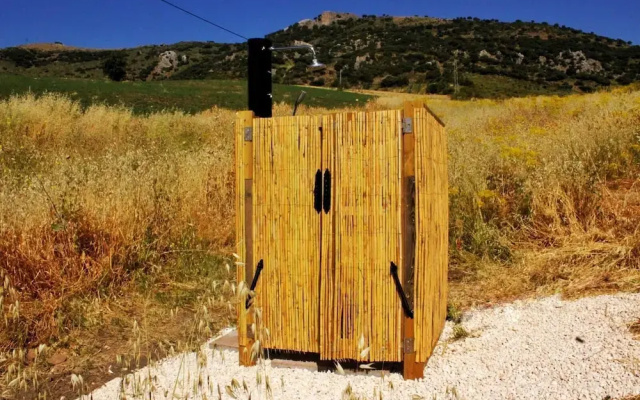 Nature Lovers Escape on an Eco-friendly Vineyard
