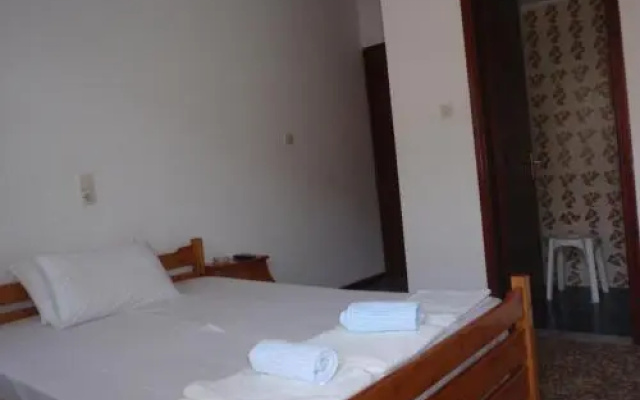 Meraklis Rooms