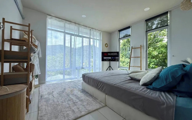 Jungle House Phuket - 4BR Seaview Retreat, Patong