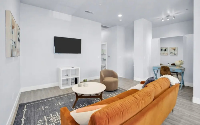 Noho by Avantstay North Hollywood Townhome