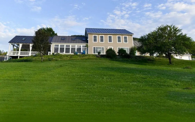 Apple Hill Inn