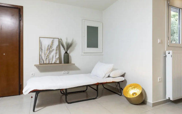 Mystique One Bedroom Apartment by BluPine